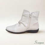 Bota feminina em couro Off White rasteira maya scarpan com dois zíperes funcionais