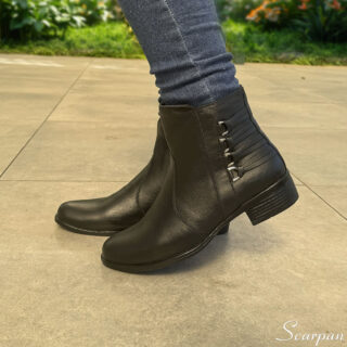 Bota Feminina de Couro Salto Baixo Preta - DR730